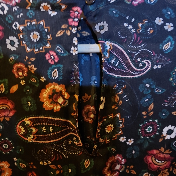 Long sleeved blouse - Picture 2 of 3